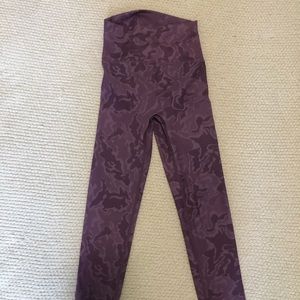 High waisted camo scrunch butt leggings